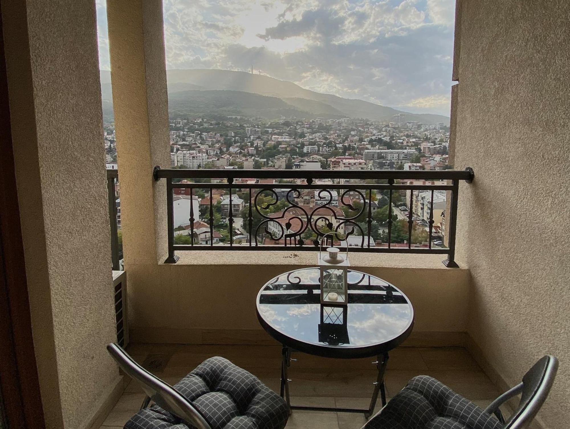 Stylish Apartment, Skopje Centre - Private Parking - Panoramic Views Exterior photo